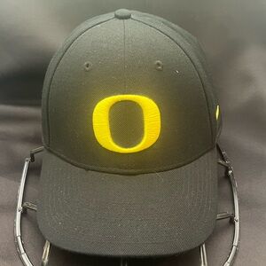 Nike Oregon Ducks Cap – Black/Yellow, Lightly Worn, Adjustable